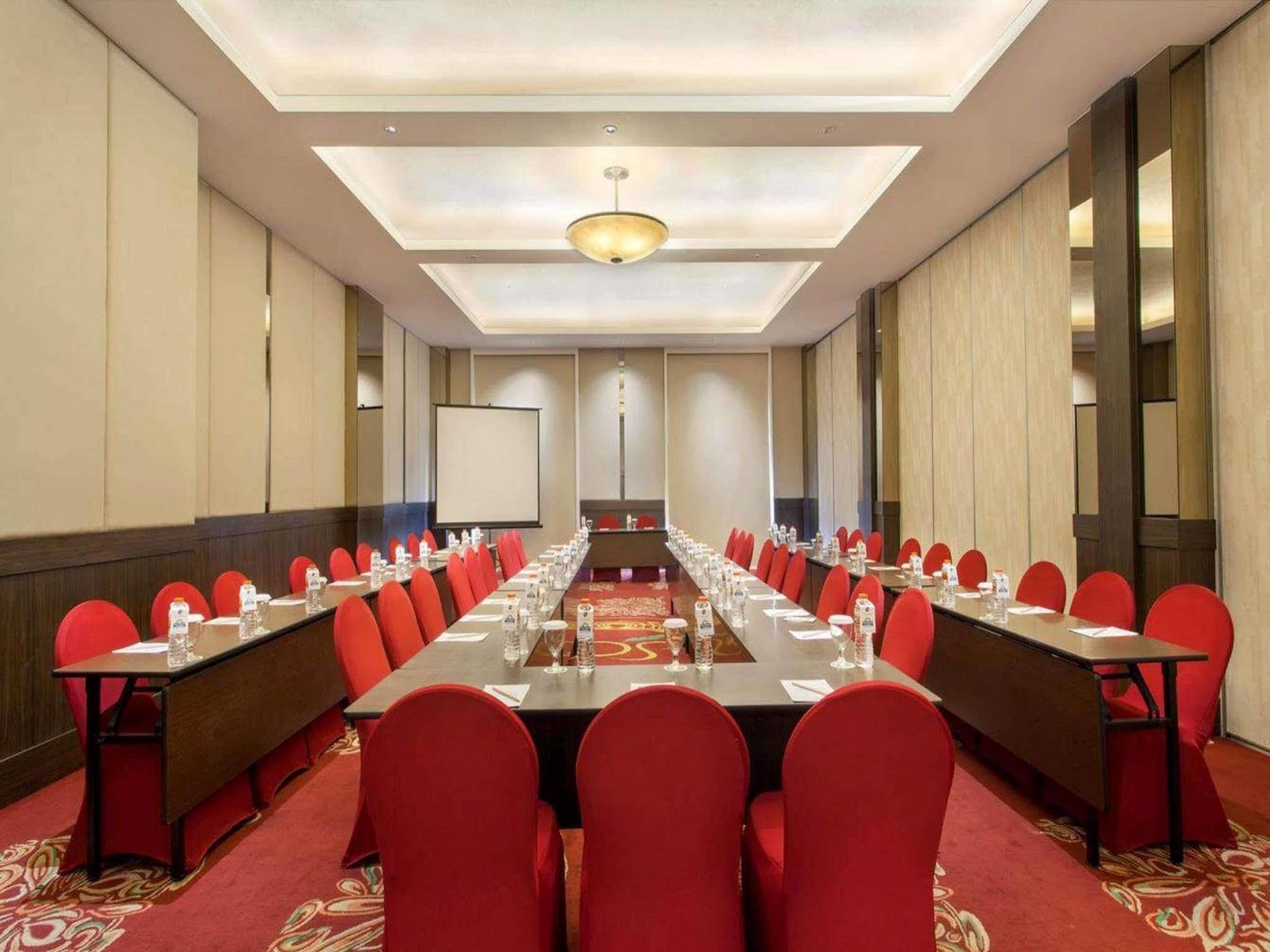 Days Hotel & Suites By Wyndham Jakarta Airport Tangerang Ngoại thất bức ảnh
